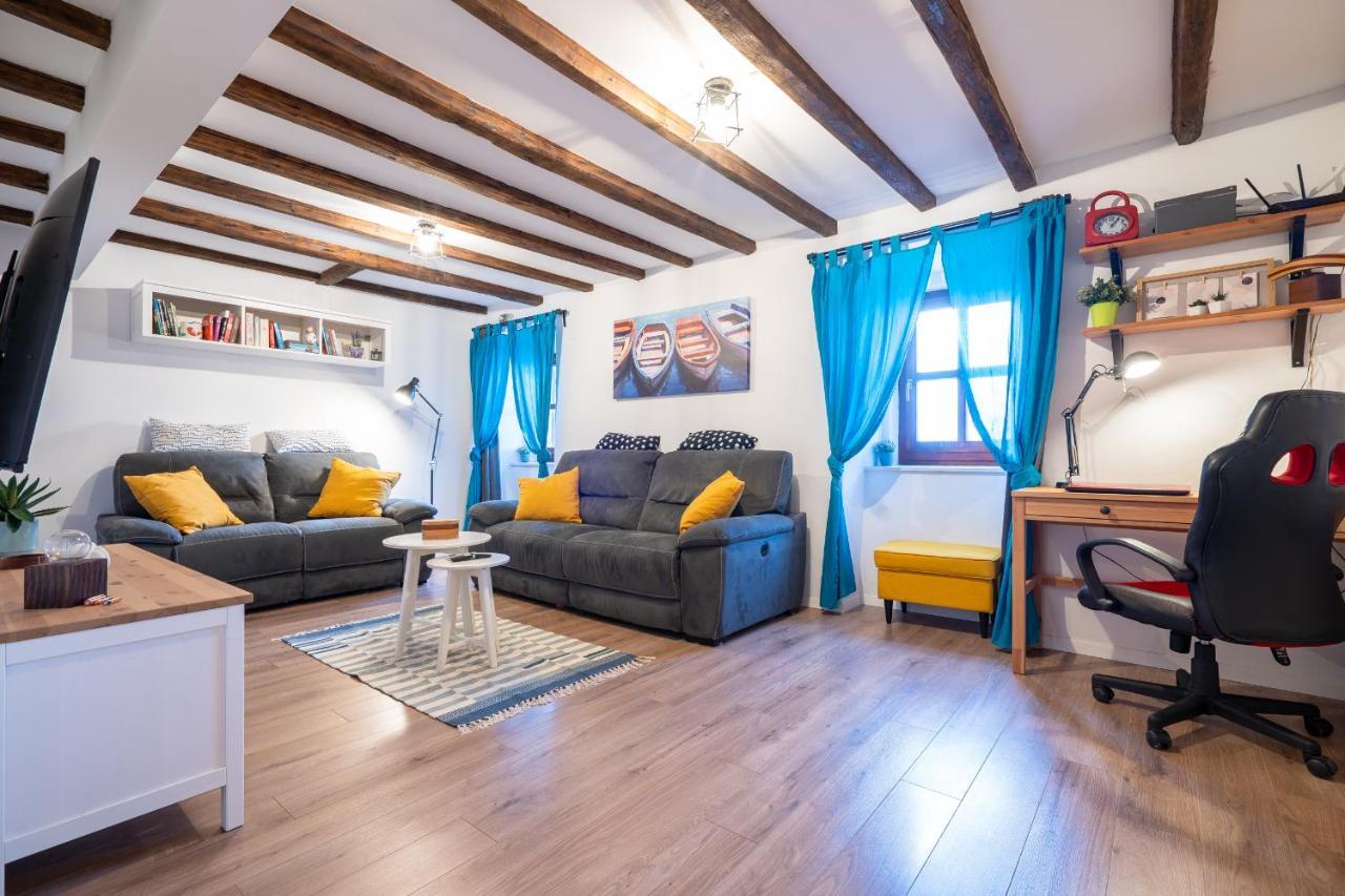 Holiday House Nova Стара Башка Экстерьер фото