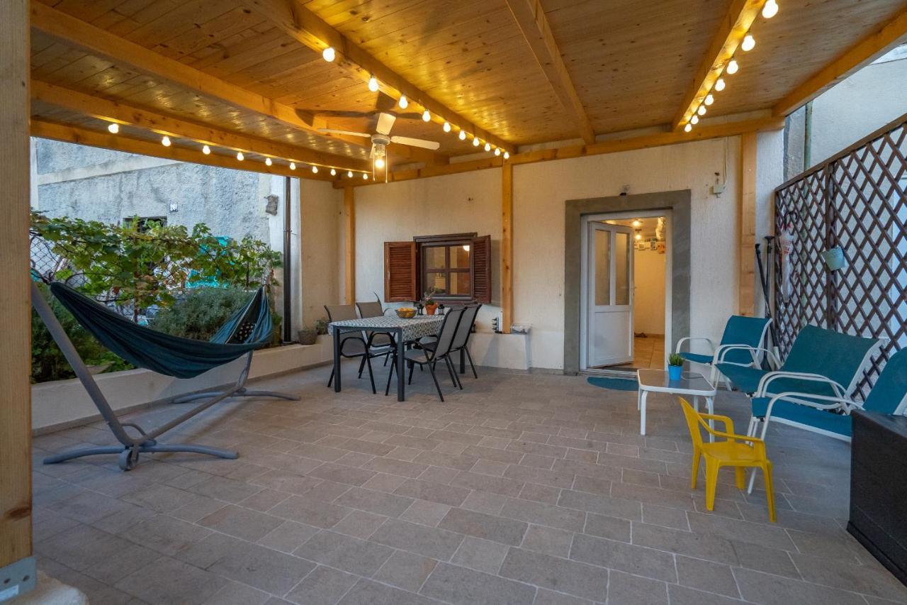 Holiday House Nova Стара Башка Экстерьер фото