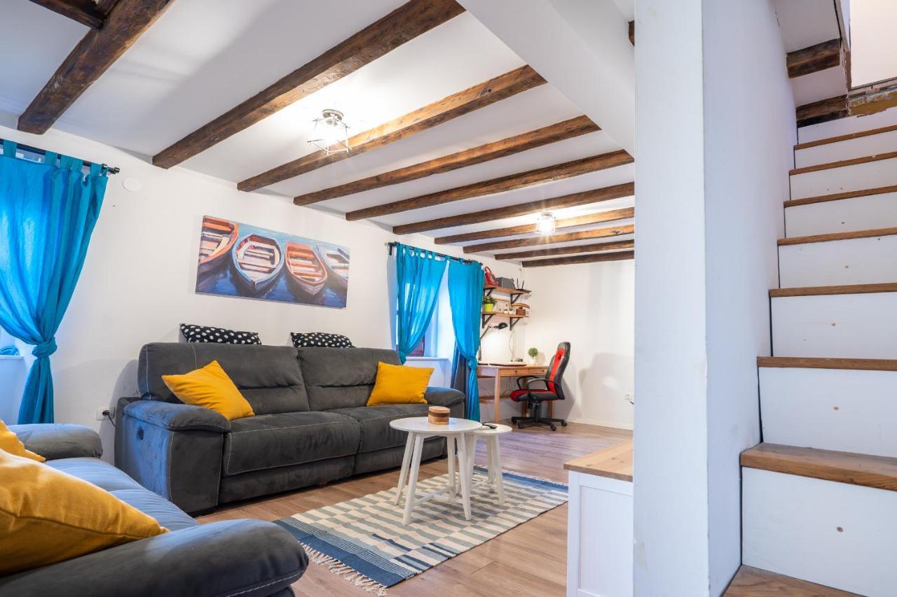 Holiday House Nova Стара Башка Экстерьер фото